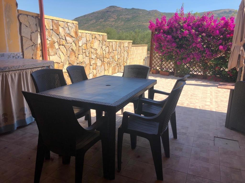 B&B Il Mirto Bianco San Giovanni Suèrgiu Dış mekan fotoğraf