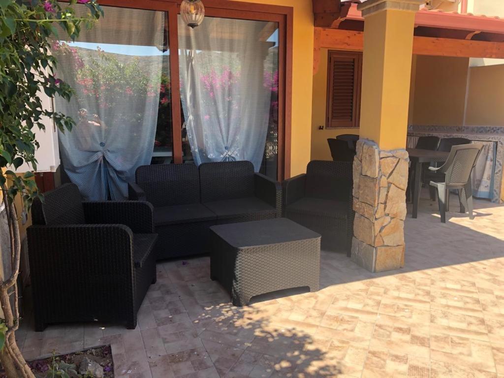 B&B Il Mirto Bianco San Giovanni Suèrgiu Dış mekan fotoğraf